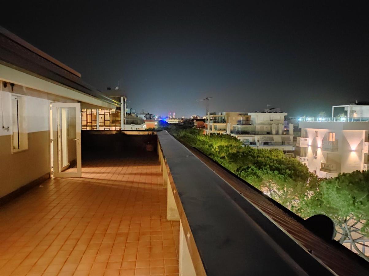 Blue Moon Penthouse Lejlighed Lido di Jesolo Eksteriør billede