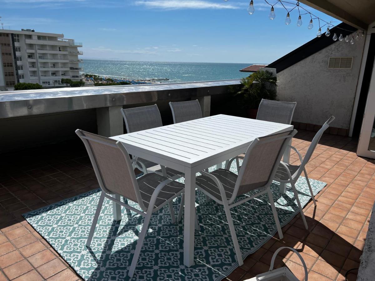 Blue Moon Penthouse Lejlighed Lido di Jesolo Eksteriør billede