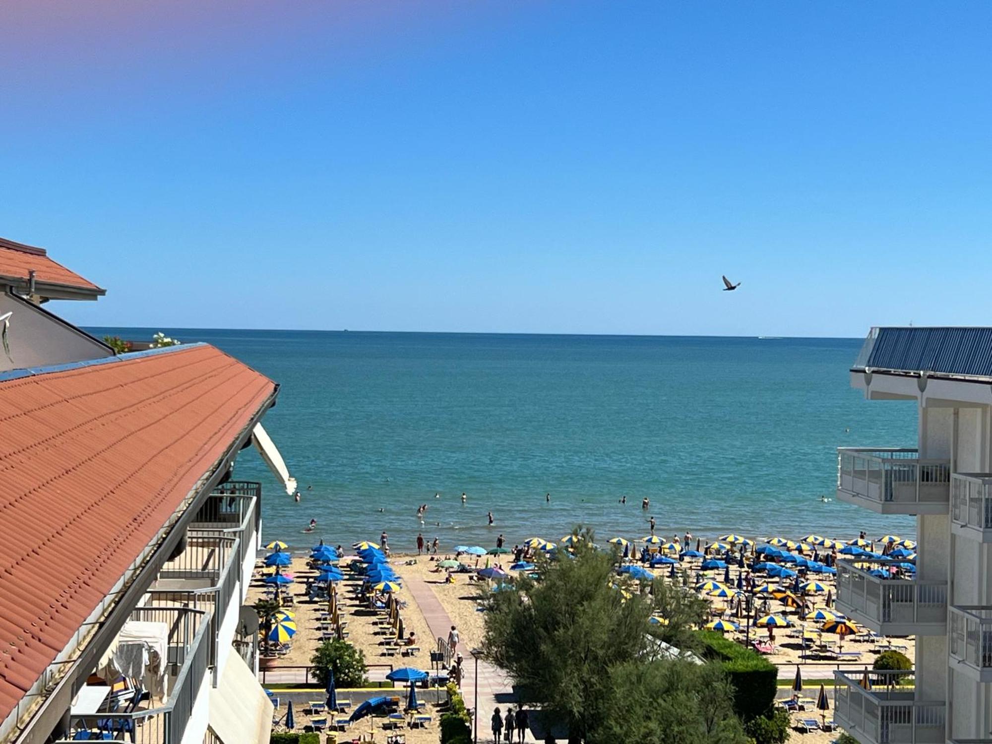 Blue Moon Penthouse Lejlighed Lido di Jesolo Eksteriør billede